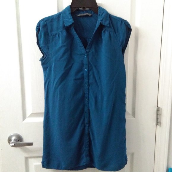 Blue Long line Short Sleeve Button Up Top. - Picture 6 of 8